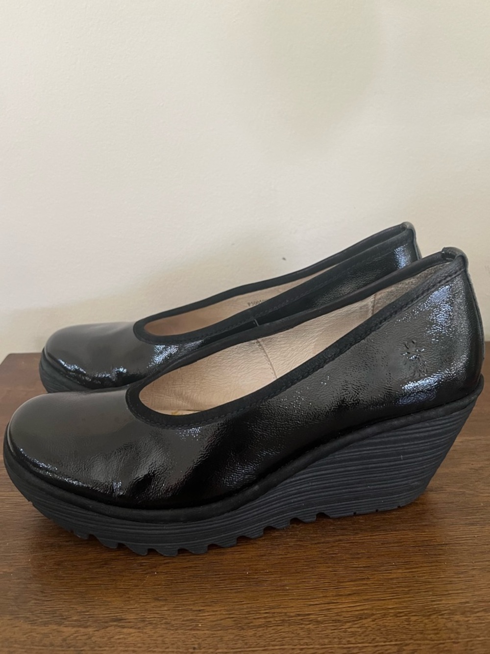 Fly London Yaz Black Wedge Pump  Size 41 US 10